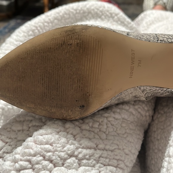 Nine West Gorgeous Snake skin texture bootie - Picture 3 of 7